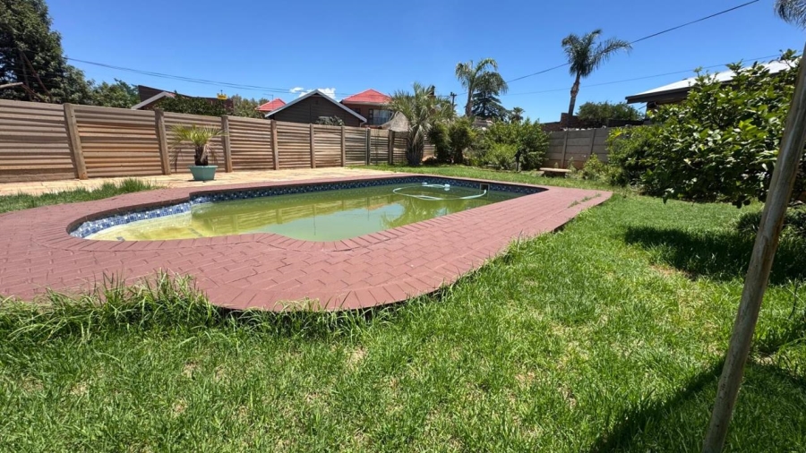 3 Bedroom Property for Sale in Riviera Northern Cape